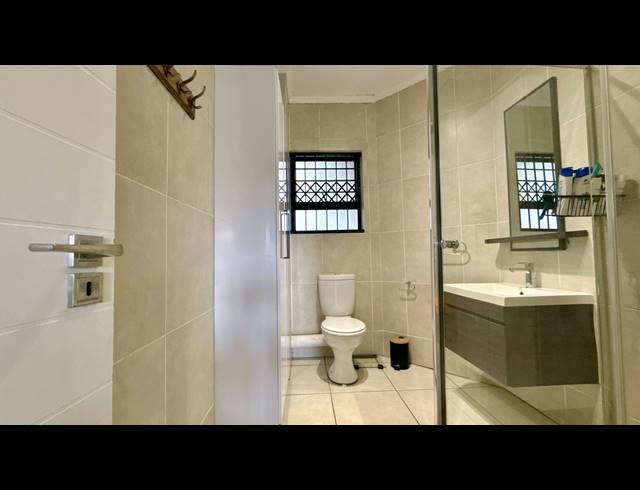 2 BEDROOM APARTMENT FOR SALE IN OAKDENE
